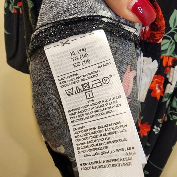 Old Navy Floral  Girla Dress size Junios XL (14) NWT - Picture 11 of 11